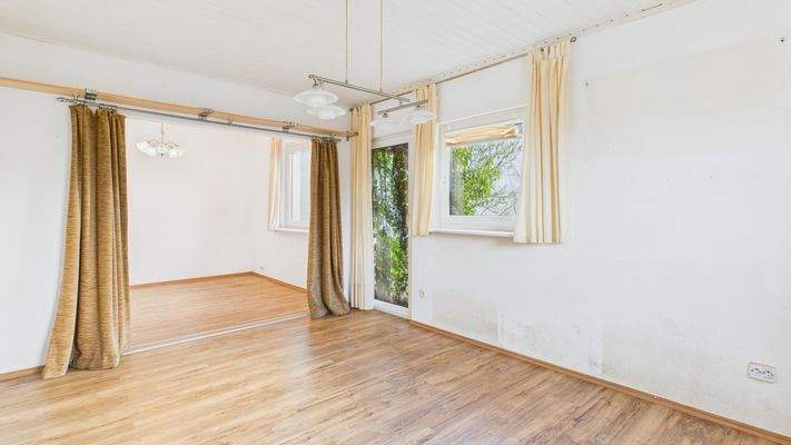 Zimmer 2 Erdgeschoss mit Zugang zum Garten