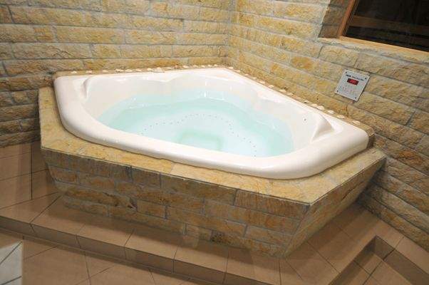 Whirlpool im Wellnessbereich