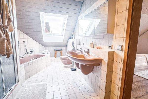 Tageslicht-Bad im OG