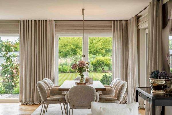 Essbereich mit Blick in den Garten