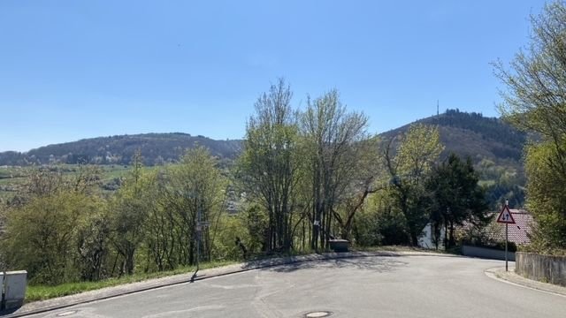 Baugrundstück in Südhanglage mit unbezahlbarer Aussicht.