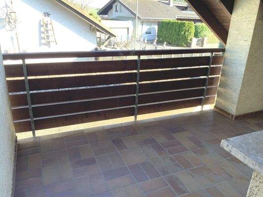 OG: Überdachter Küchenbalkon nach Osten