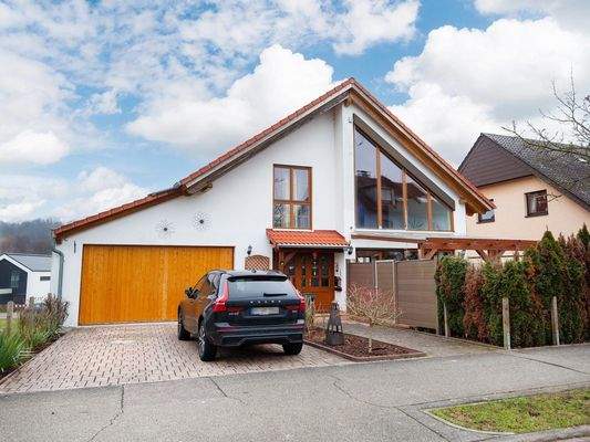 Hausansicht von der Straßenseite