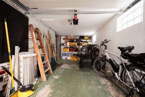 Garage 1