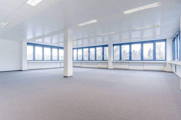 Büroraum 137 m² – flexibel teilbar