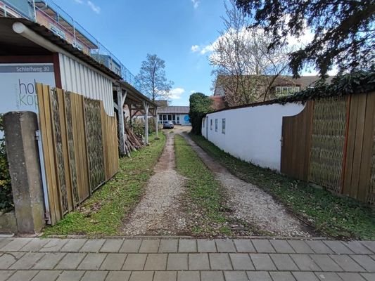 Zufahrt zum Gewerbeteil