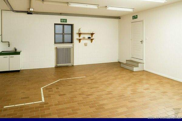 grosszügige Lagerfläche im UG - visualisiert (KI-generiert)