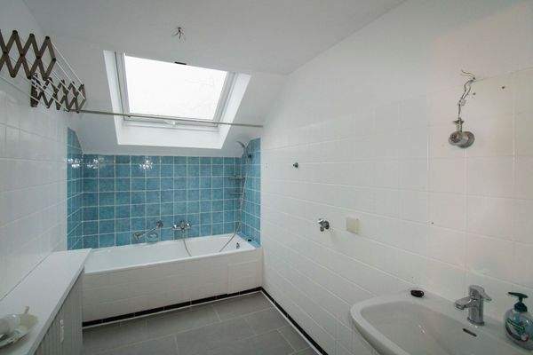 Badezimmer im Dachgeschoss