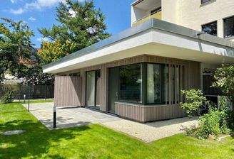 Hauansicht vom Garten