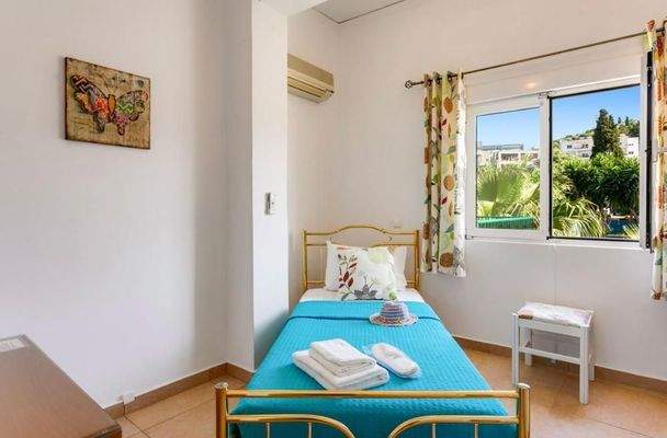 Kreta, Chersonisou: Hervorragende Villa mit Pool, Meerblick und separatem Gästehaus zu verkaufen