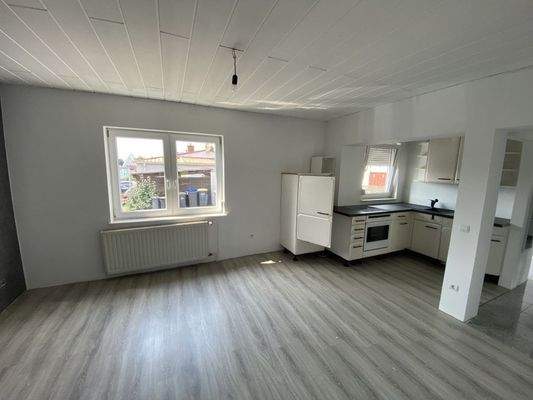 offene Wohnküche kleine Wohnung links