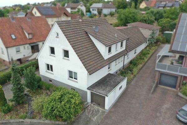 Ansicht Außen / Garage