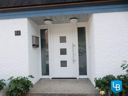 Neue Hauseingangstür