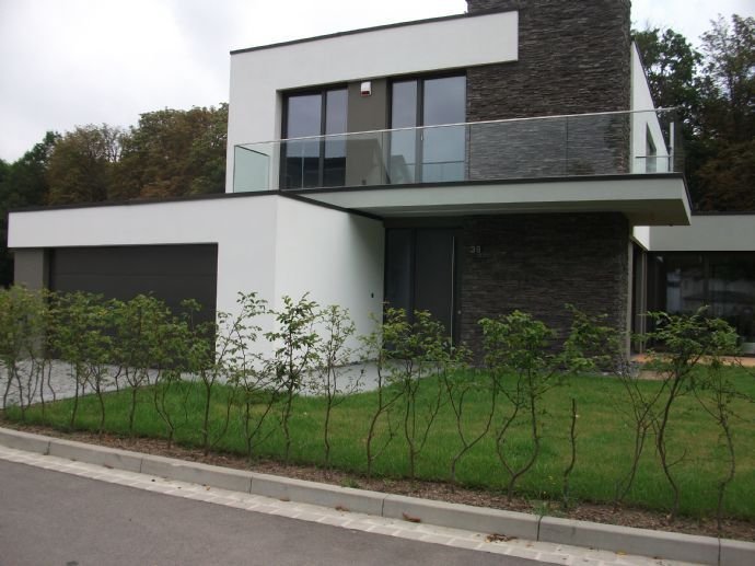 Moderne Stadtvilla  in avantgardistischer Bauhaus-Architektur im Prenzelberg