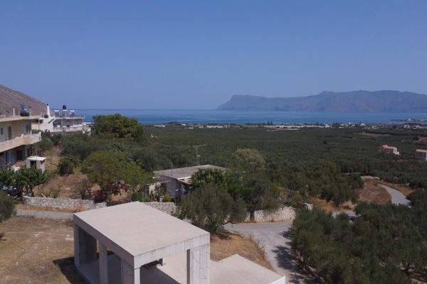 Kreta, Kissamos: Halbfertiges Haus mit Blick auf Meer und Berge zu verkaufen