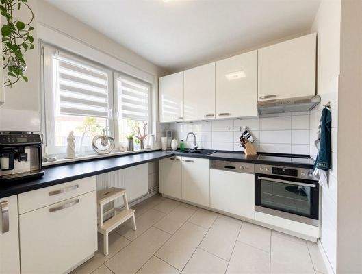 Hochwertige Einbauküche kann zusätzlich erworben werden