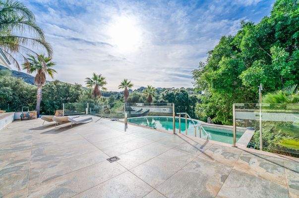 Große Terrasse mit tollem Ausblick