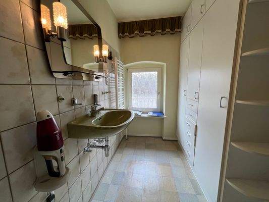 Wohnung-Alicenstr. 32, 35390 Gießen-2. OG-Badezimm