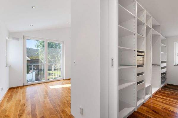 Eltern Schlafzimmer mit Ankleide