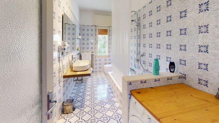 DP-066-20-Trilocale-a-Toscolano-Maderno-Bathroom.j