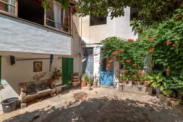 Großes Haus mit Patio und Terrasse in Soller