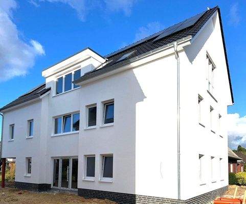 Seitenansicht Haus 7 Innenhof.jpg