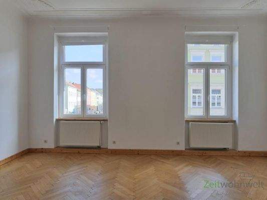 zwei Schlafzimmerfenster