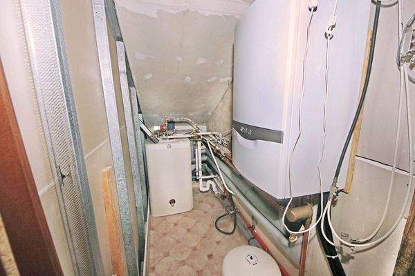 Abstell- / Heizungsraum im DG