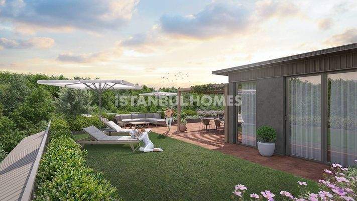 High-Ceiling Apartments in a Residential Complex in Eyup