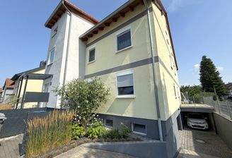 Hausansicht mit TG u. Garage.jpg