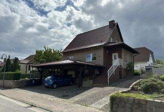 Ansicht Nord-West mit Zufahrt