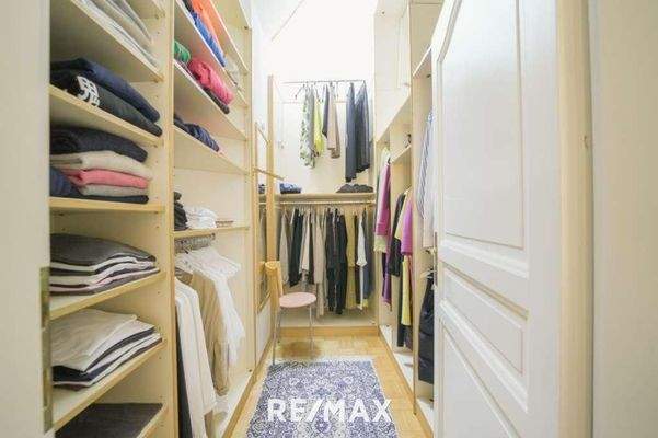 Begehbarer Schrankraum