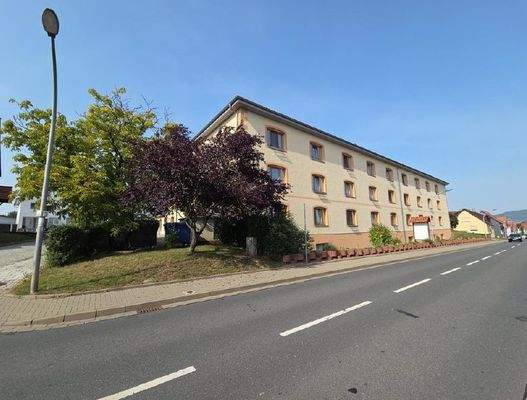 Vorderansicht von links