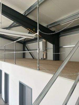 Hallenbau Geschäftsfläche  Lager gross 14.jpg