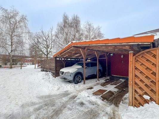 Carport ist auch direkt vom Garten aus zugänglich