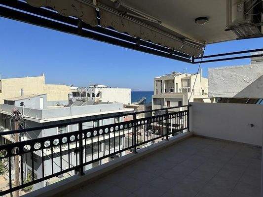 Kreta, Rethymno: 4-Zimmer-Apartment mit Meerblick und Dachterrasse zu verkaufen