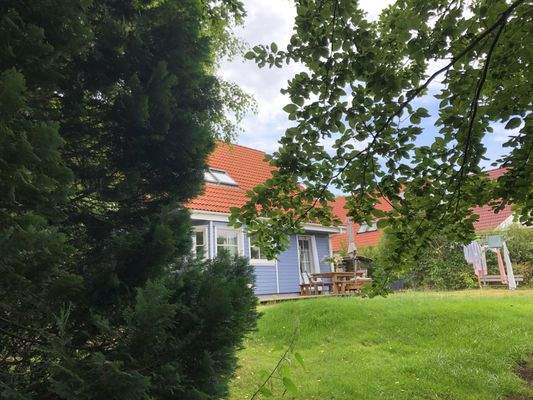 Rückwärtige Ansicht  mit Garten