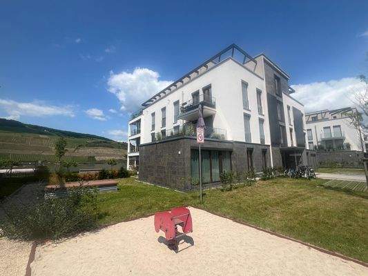 Vorder- und Seitenansicht Haus