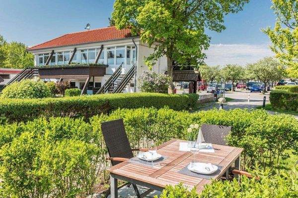 Azurblau Terrasse.jpg