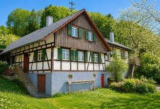 Hausansicht mit Anbau