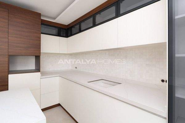 5-Bedroom Villa with Private Pool and Garden in Belek Antalya