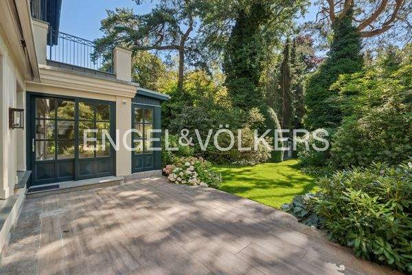 Zugang zum idyllischen Garten