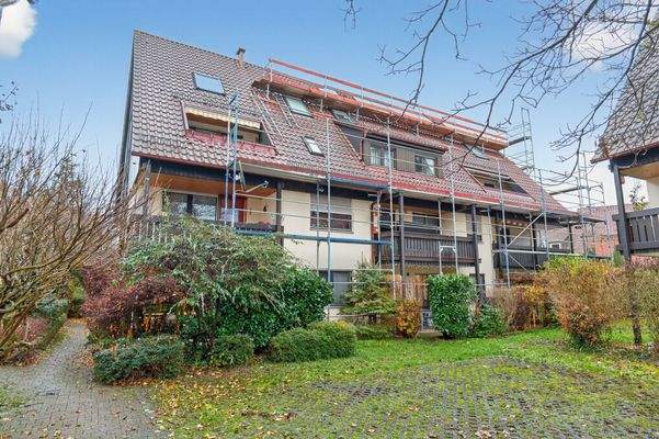 Solarzellen werden installiert