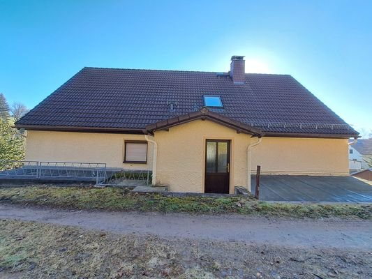 Rückansicht Haus mit separatem Eingang 