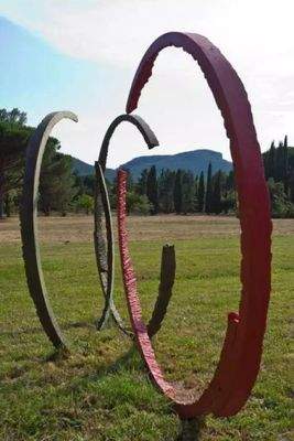 sculptures sur la pelouse