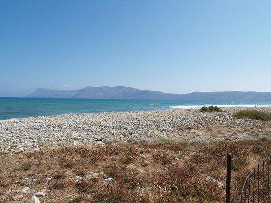 Kreta, Kissamos: Großes Grundstück direkt am Meer zu verkaufen