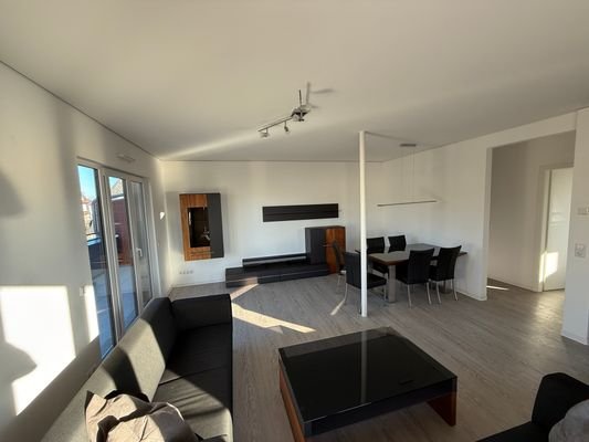 Wohn-/Esszimmer