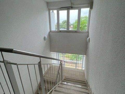 Treppenhaus, sehr gepflegt.jpg