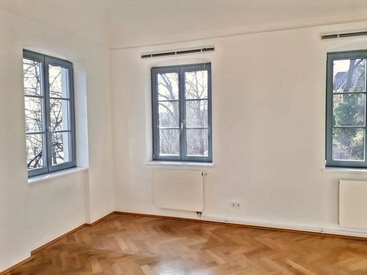 Zimmer WHG 188qm OG