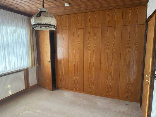 Schlafzimmer mit Zugang DG